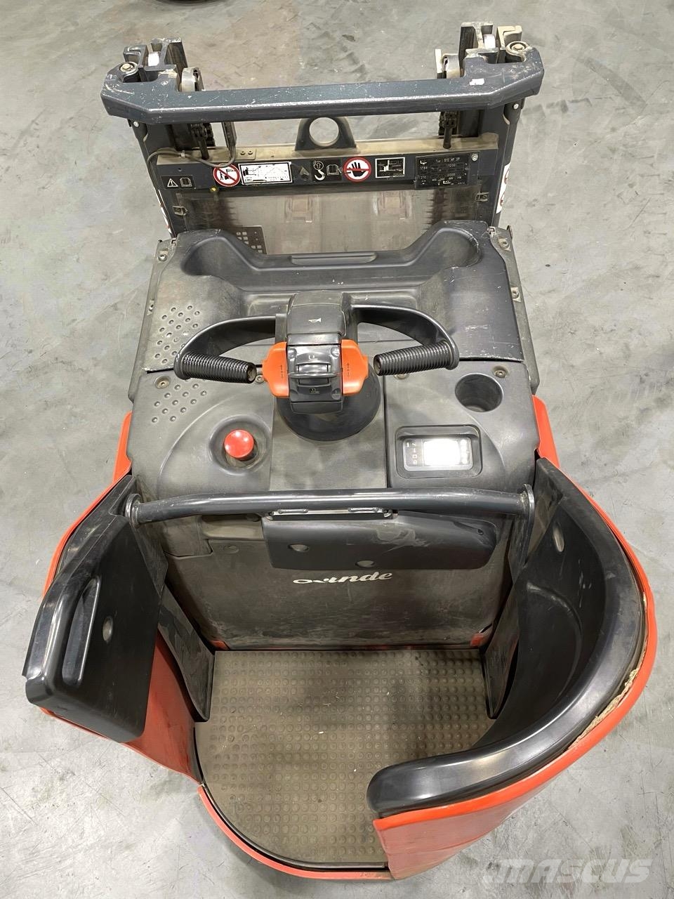 Linde D12HPSP-133 Pedestrian stacker