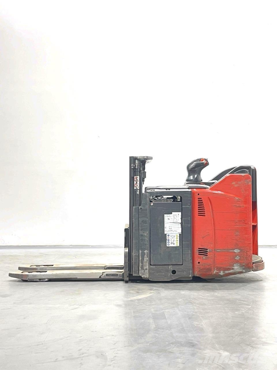 Linde D12HPSP-133 Pedestrian stacker