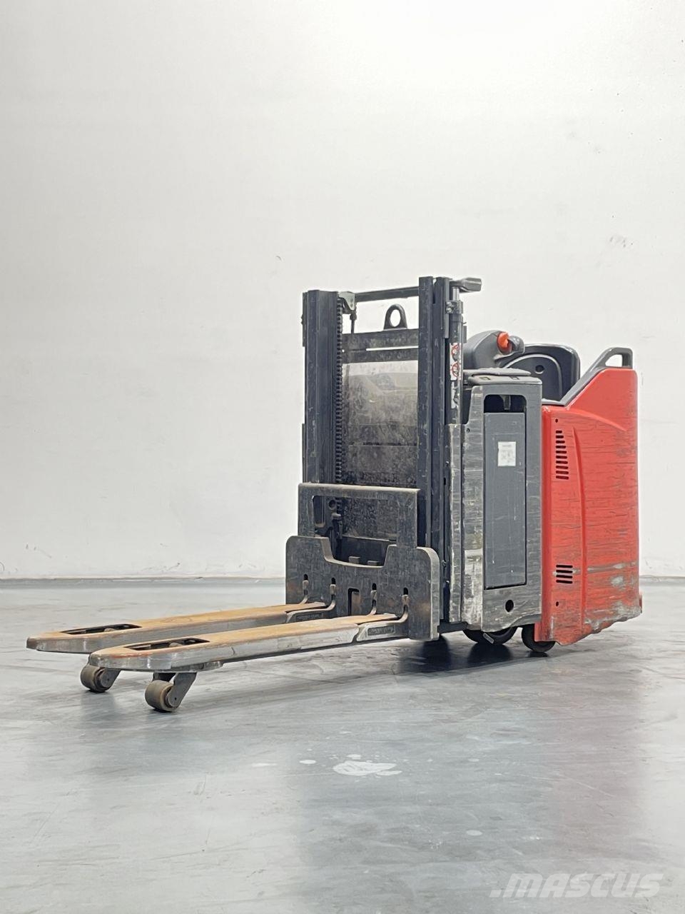 Linde D12HPSP-133 Pedestrian stacker