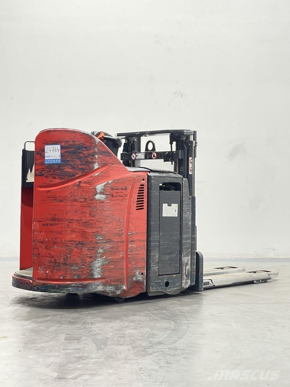 Linde D12HPSP-133 معدات التكديس الجوالة