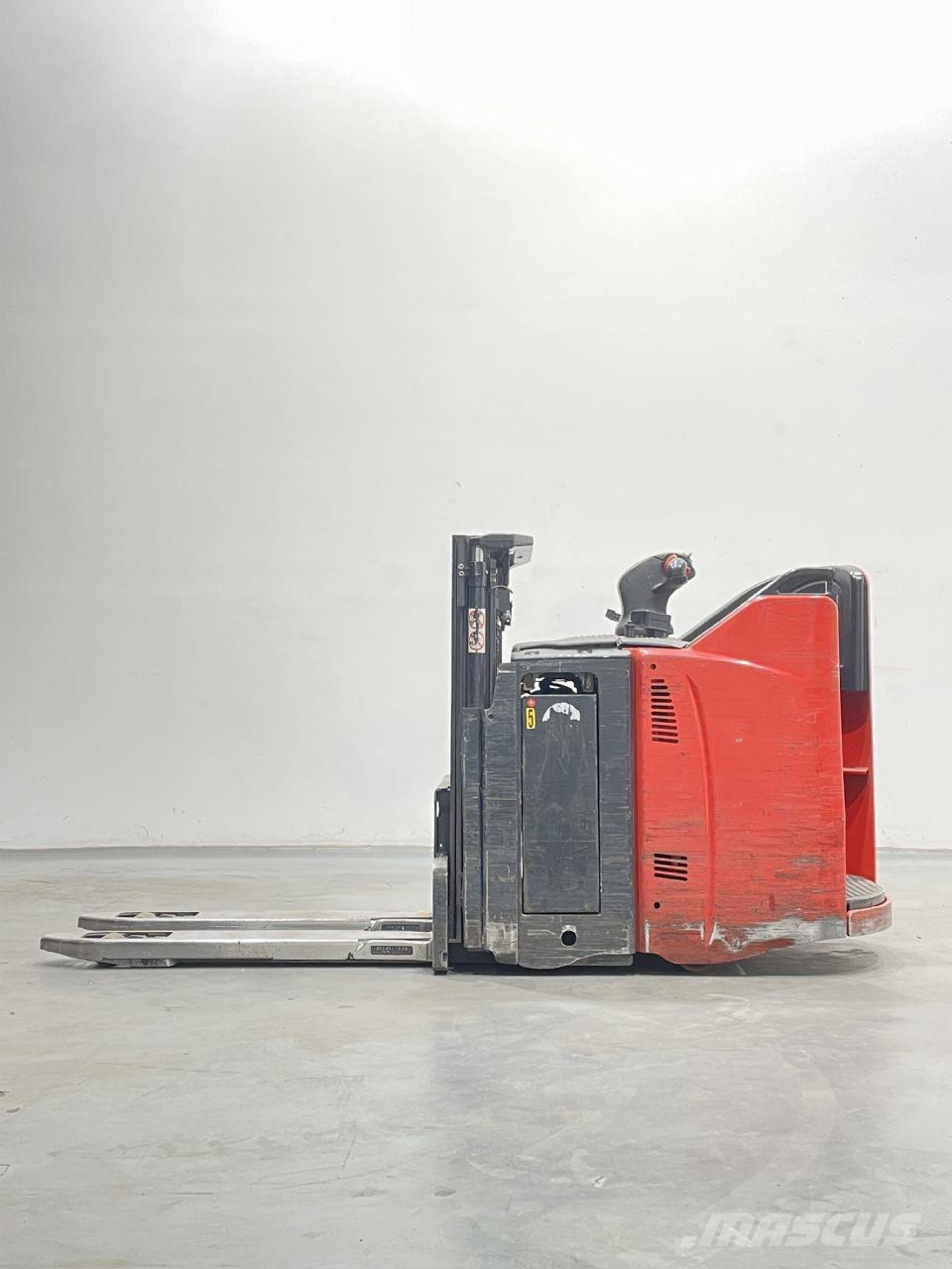 Linde D12SP-133 Pedestrian stacker
