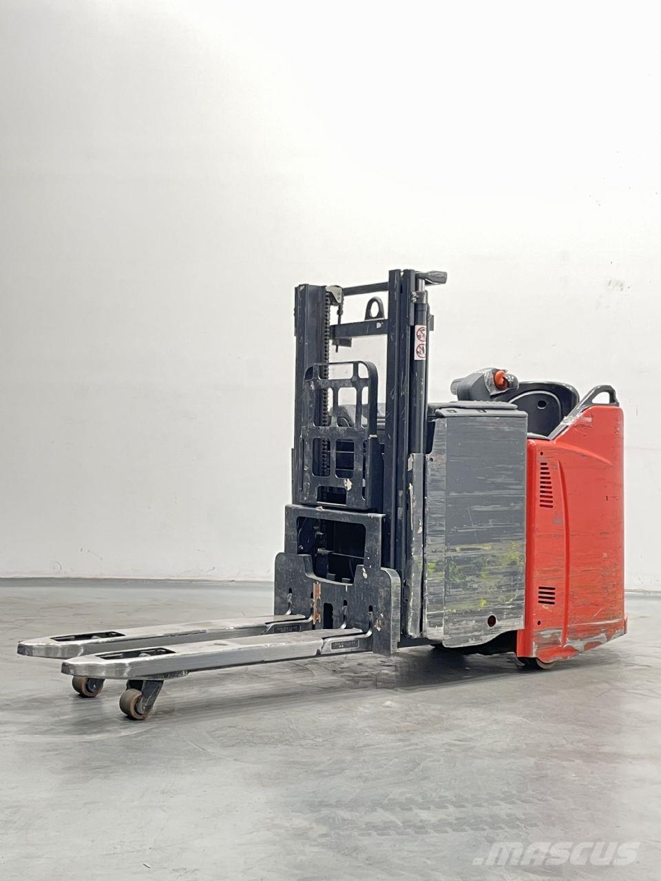 Linde D12SP-133 Pedestrian stacker