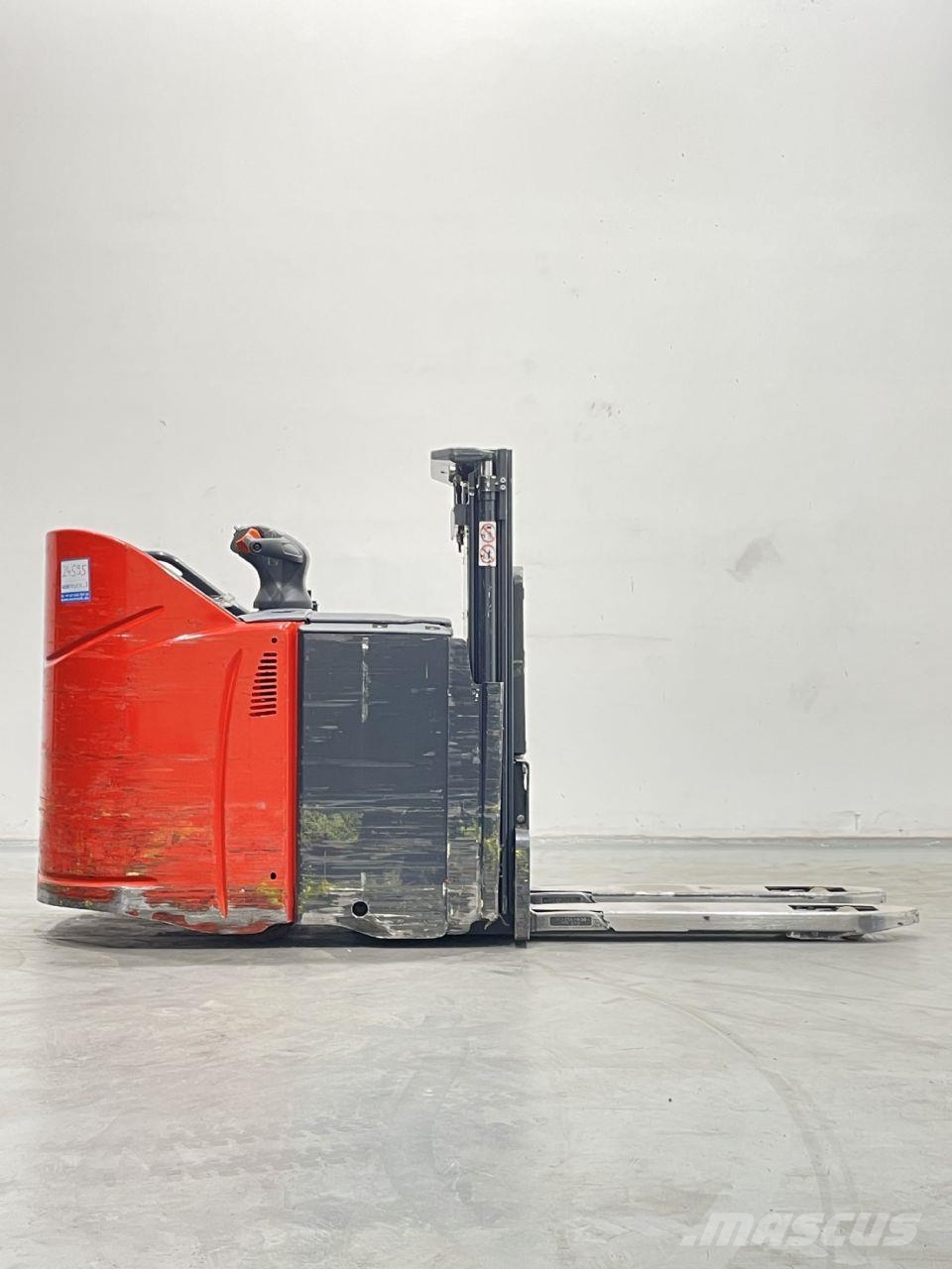 Linde D12SP-133 Pedestrian stacker