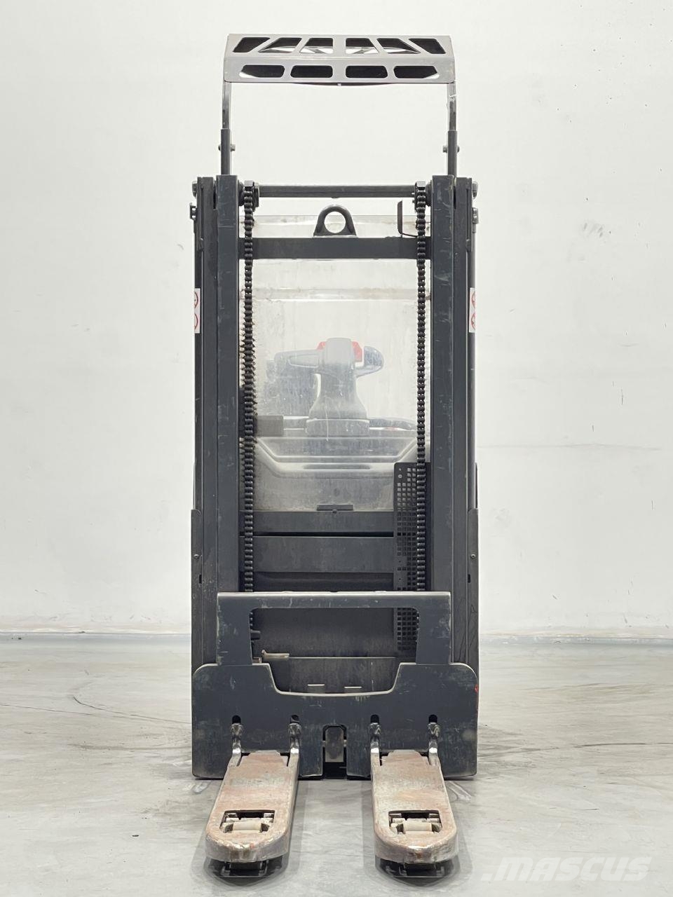 Linde D12SP-133 Παλετοφόρα πεζού χειριστή με ιστό