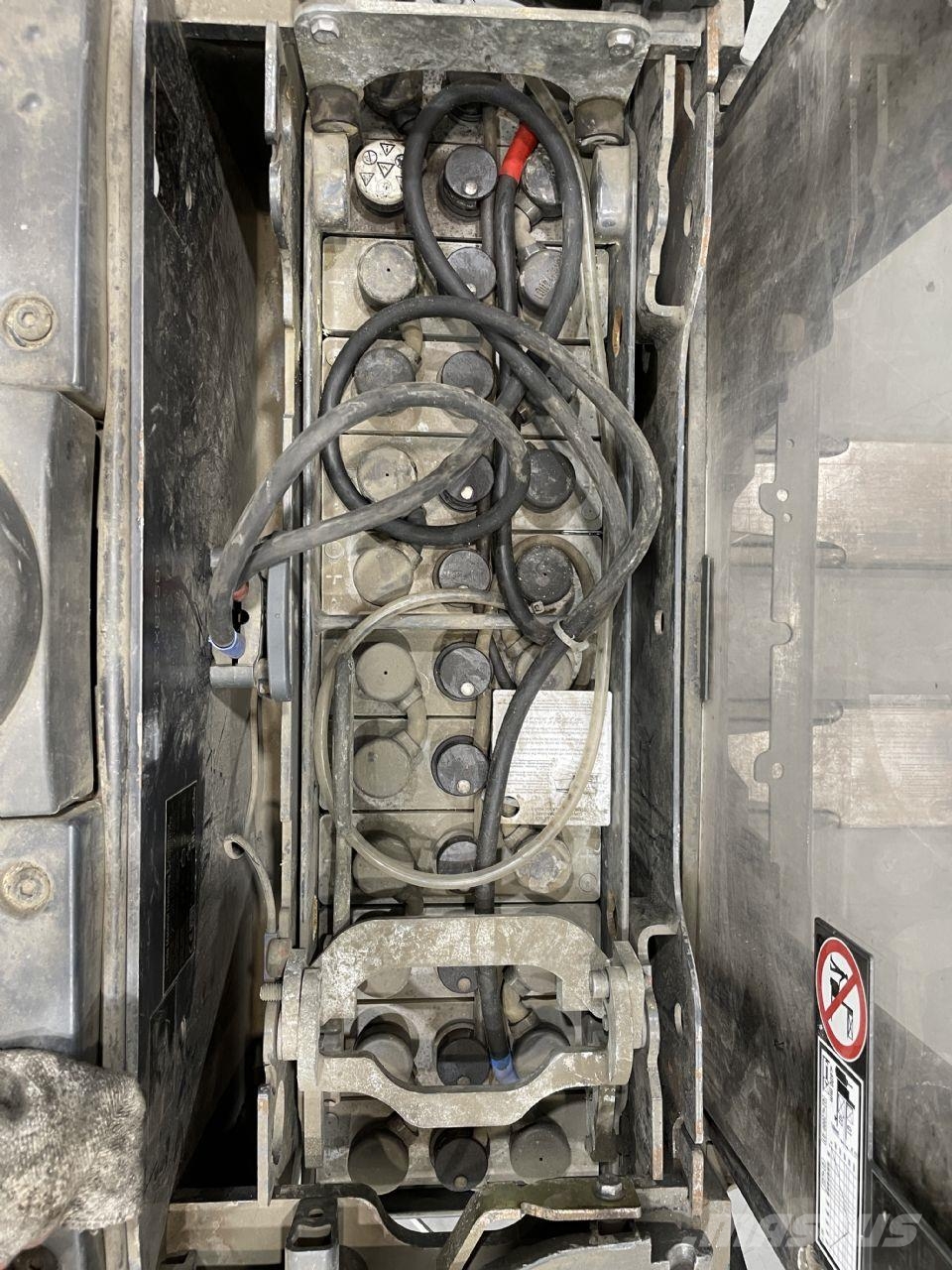 Linde D12SP-133 Παλετοφόρα πεζού χειριστή με ιστό