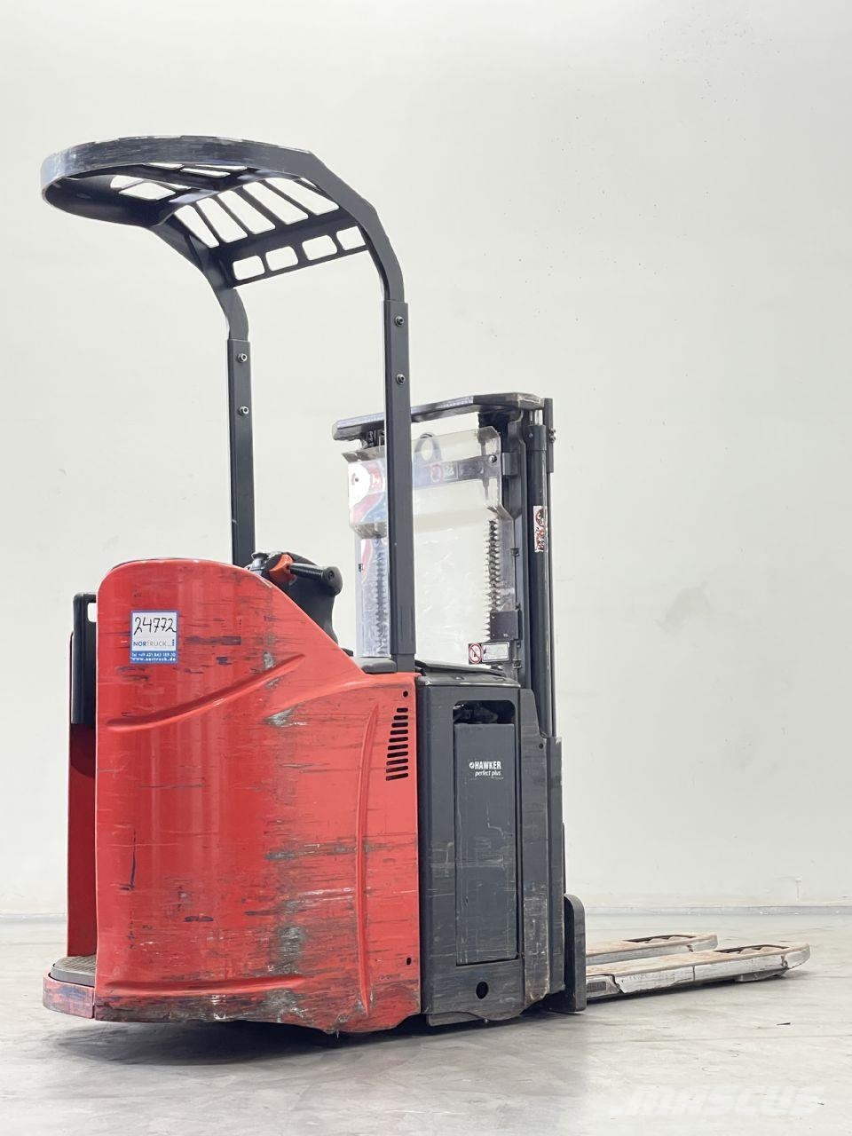 Linde D12SP-133 معدات التكديس الجوالة