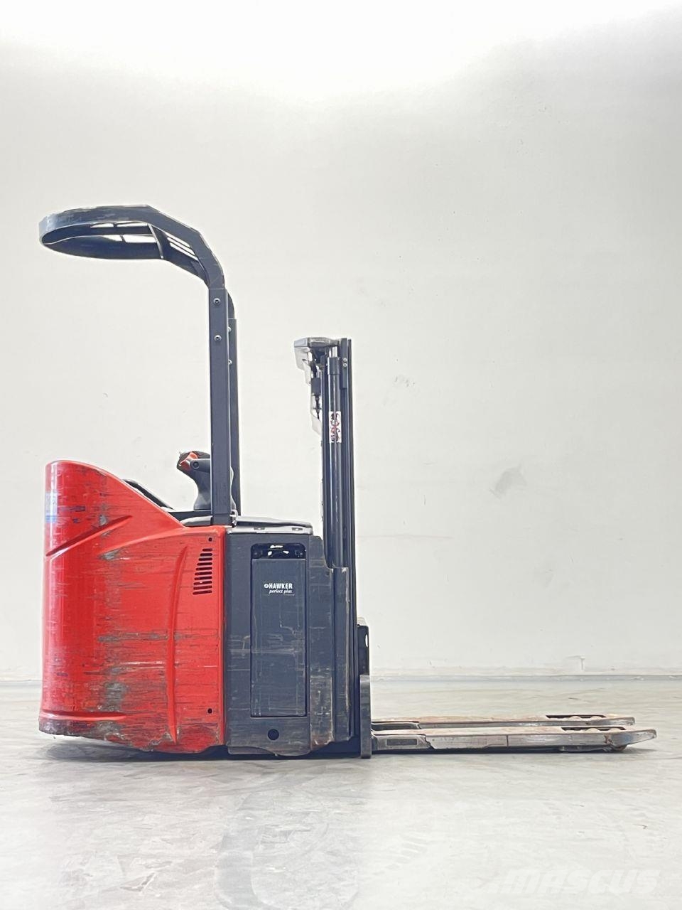 Linde D12SP-133 معدات التكديس الجوالة