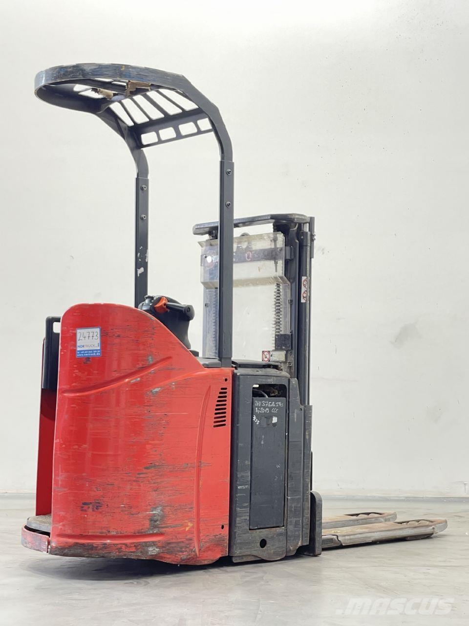 Linde D12SP-133 معدات التكديس الجوالة