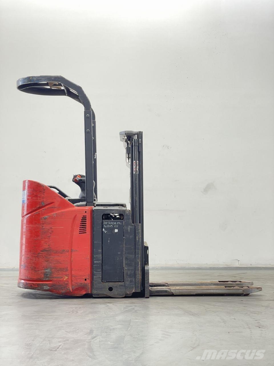 Linde D12SP-133 معدات التكديس الجوالة