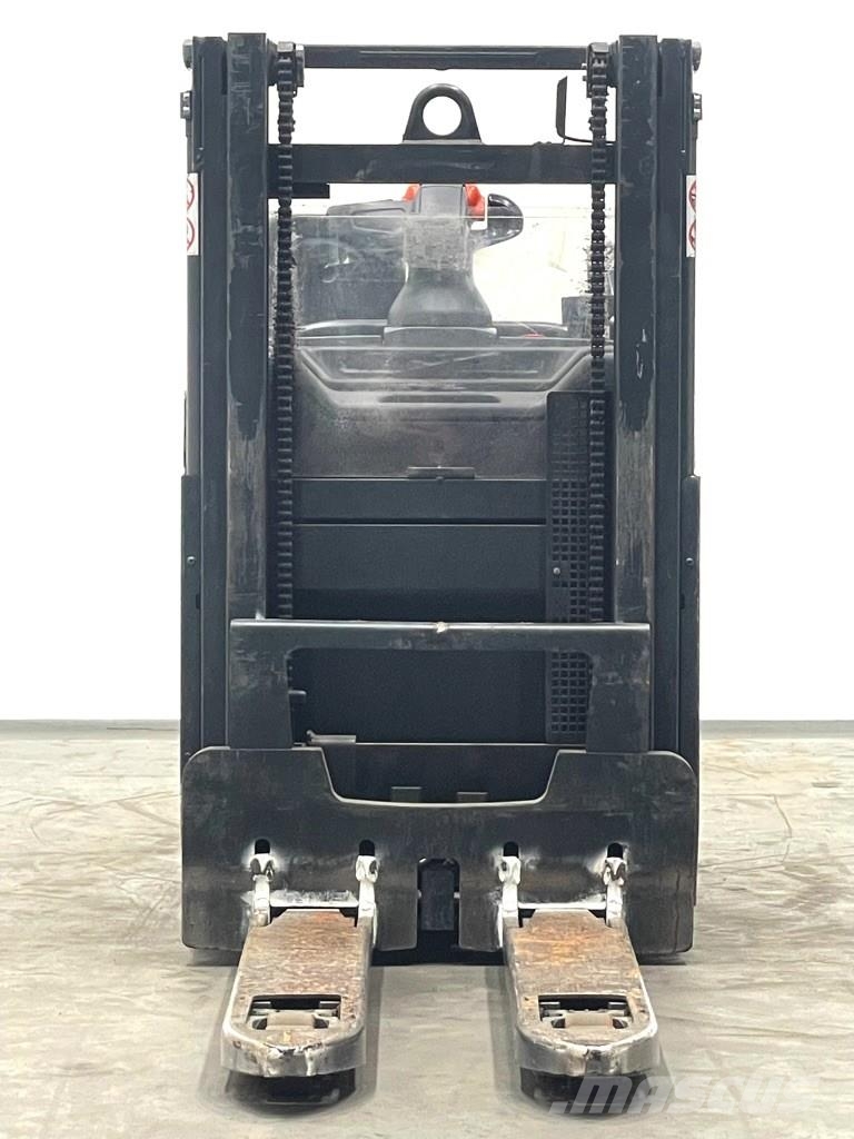 Linde D12SP-133-Li-Ion Rankiniai vėžimėliai