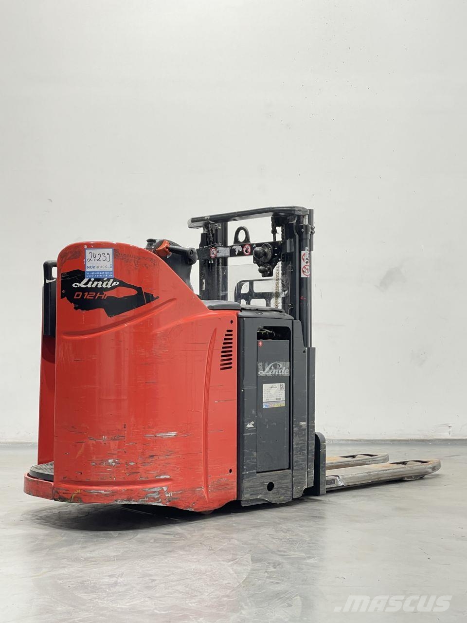 Linde D12SPHP-133 Pedestrian stackers