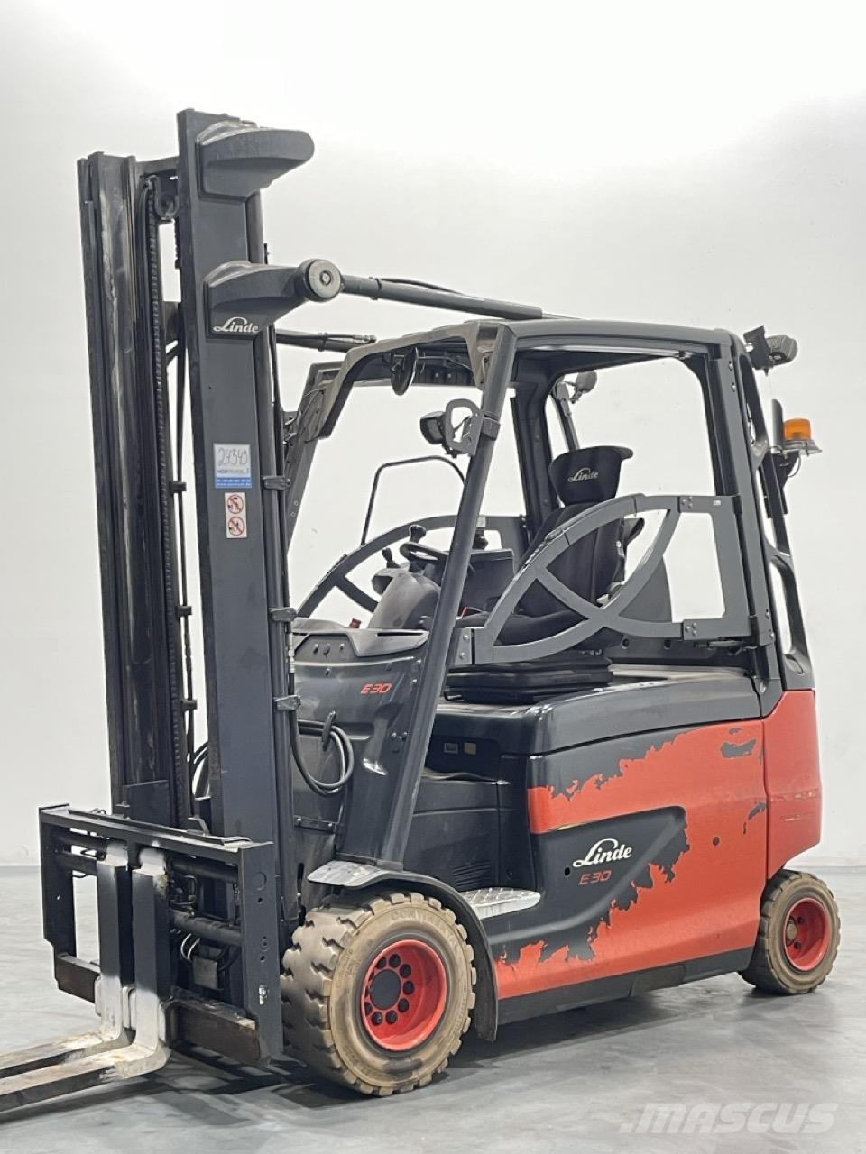 Linde E30HL-01/600-387 电动叉车