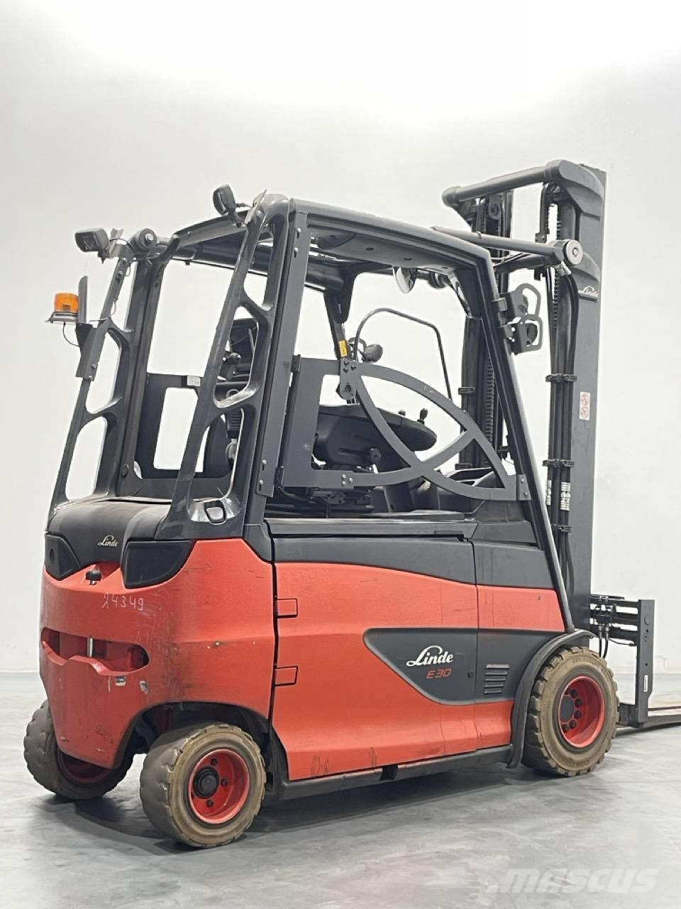 Linde E30HL-01/600-387 电动叉车