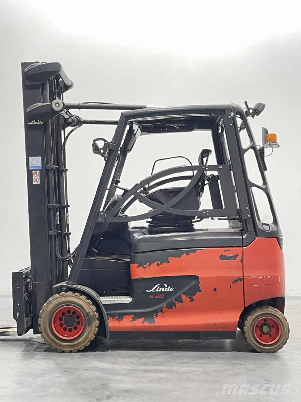 Linde E30HL-01/600-387 电动叉车