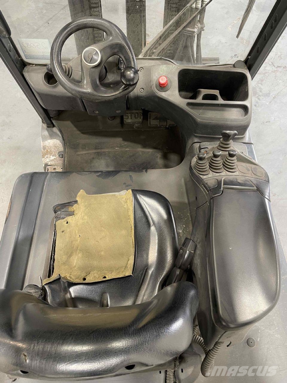 Linde E30L-01-387 Elektromos targoncák