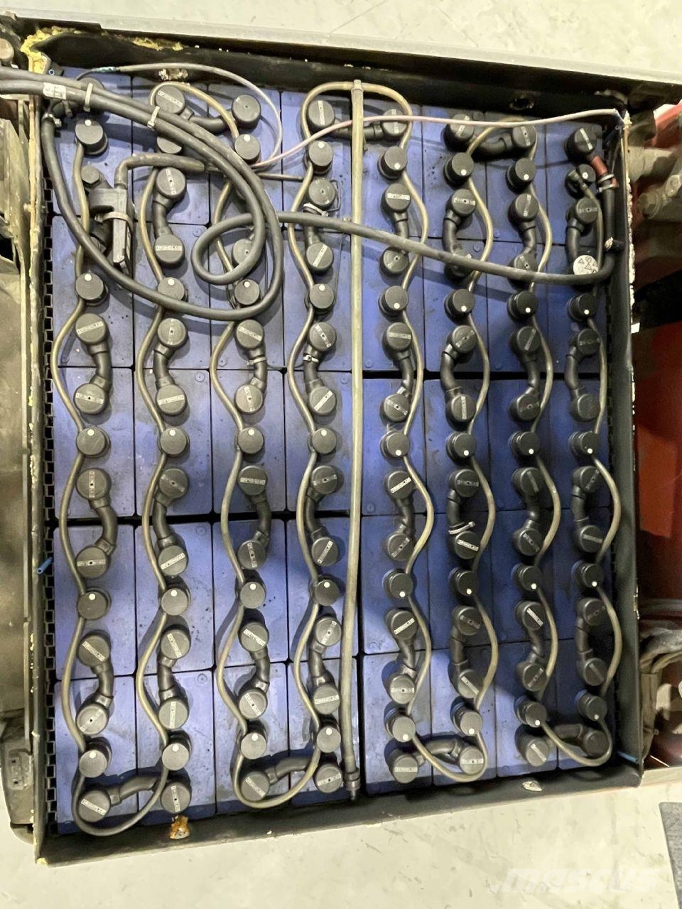Linde E30L-01-387 Elektromos targoncák