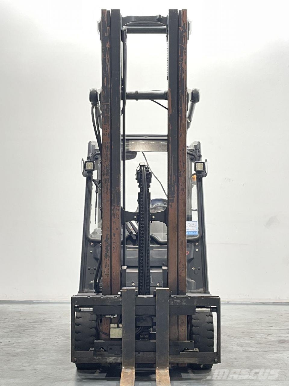 Linde E30L-01-387 Elektromos targoncák