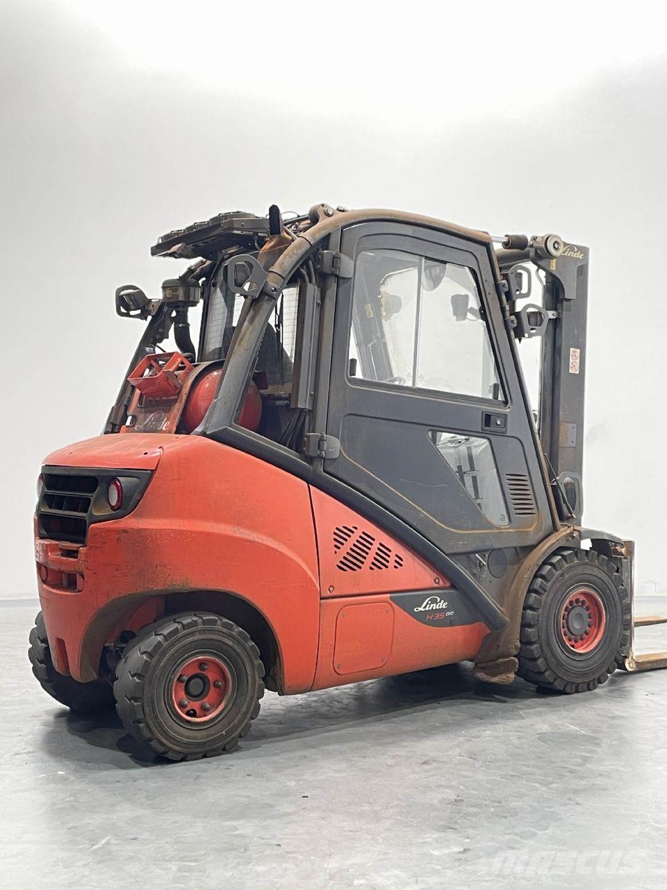 Linde H35T-02-393 LPG heftrucks
