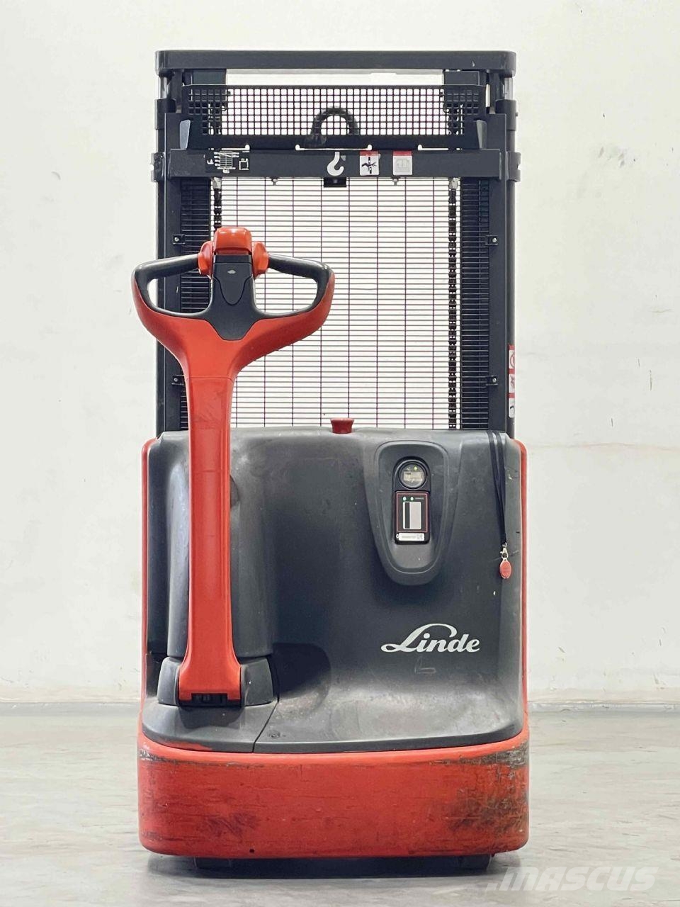 Linde L12-01-1172 Rankiniai vėžimėliai