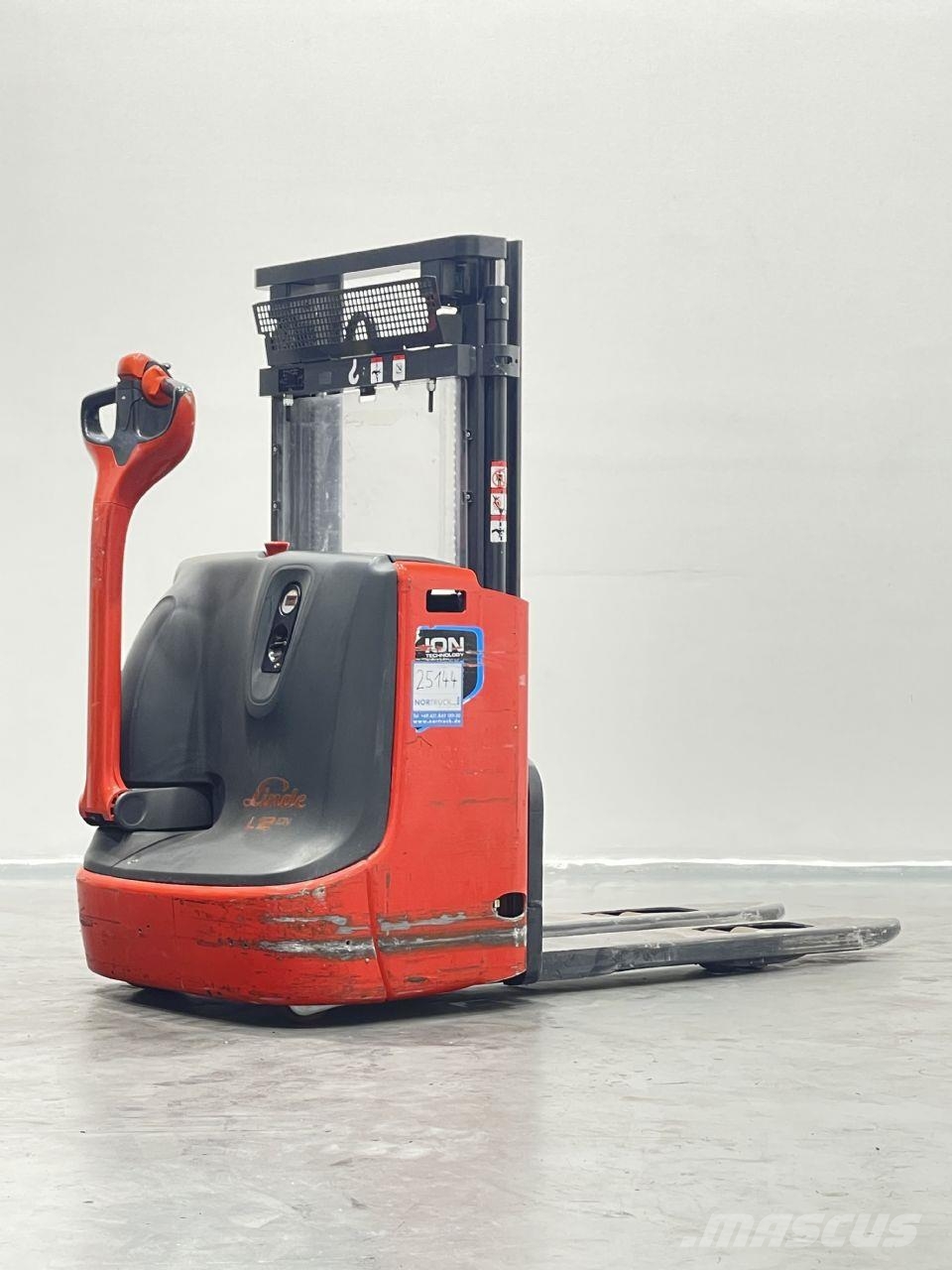 Linde L12-1172 Ručni električni viljuškar