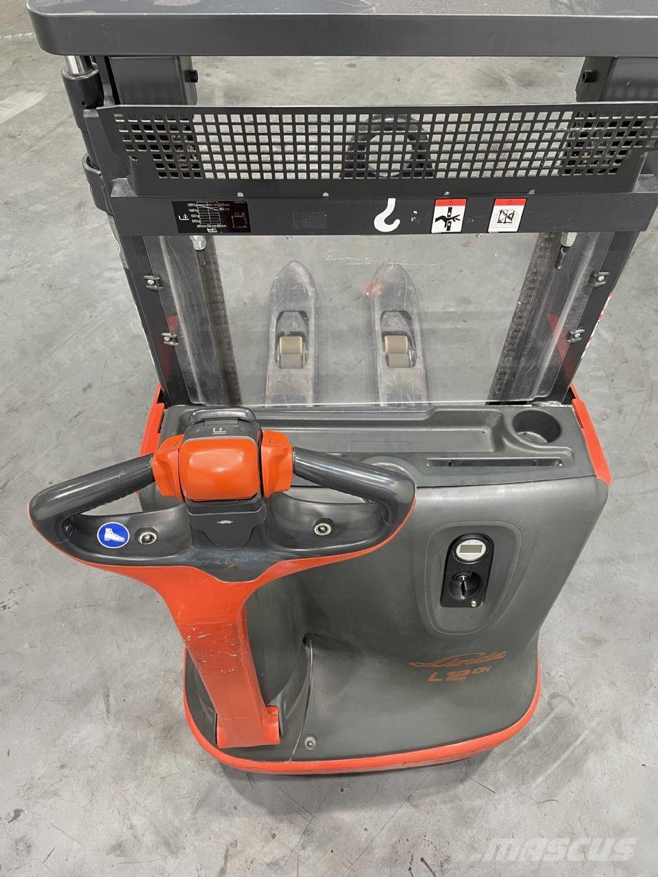 Linde L12-1172 Ručni električni viljuškar
