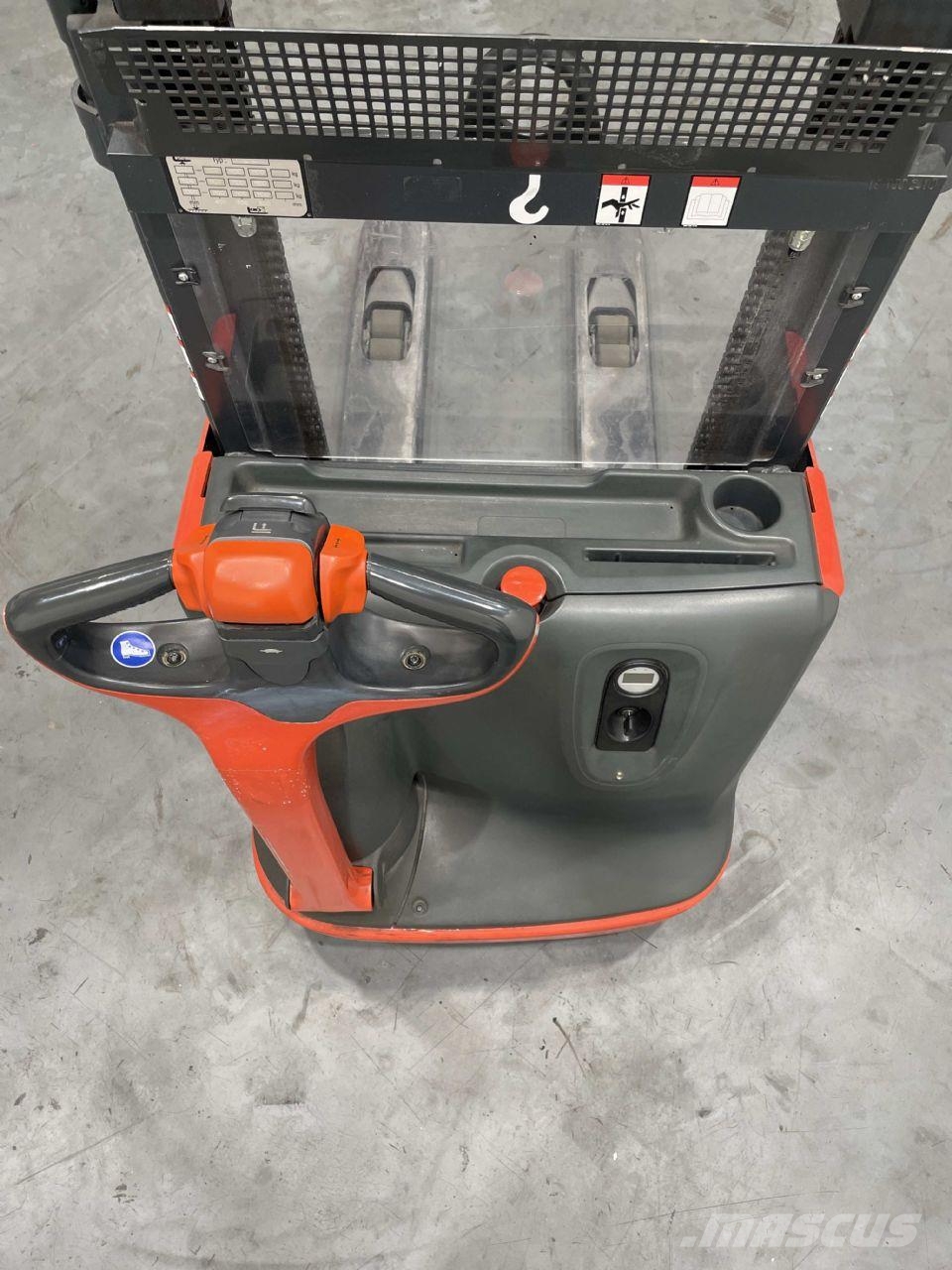 Linde L12-1172 Ručni električni viljuškar