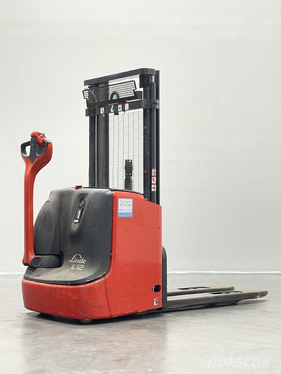Linde L12I-1172 Meeloop stapelaar