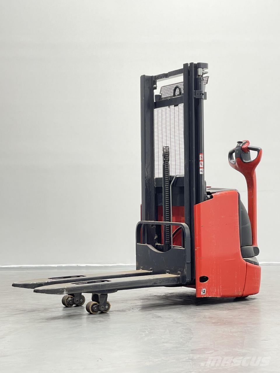 Linde L12I-1172 Meeloop stapelaar