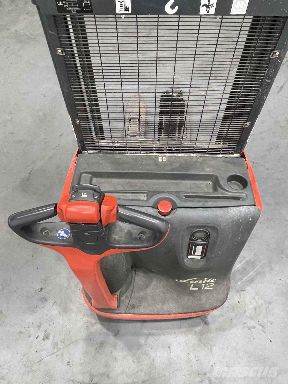 Linde L12I-1172 Meeloop stapelaar