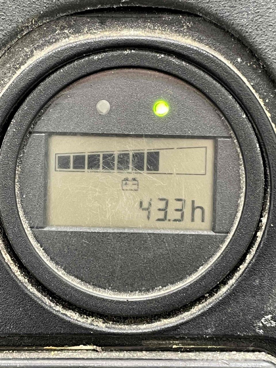 Linde L12I-1172 Meeloop stapelaar