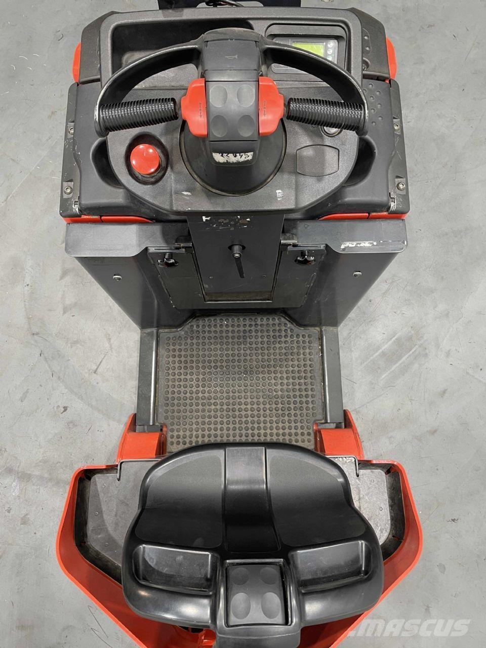 Linde P30C-1190 Towing truck