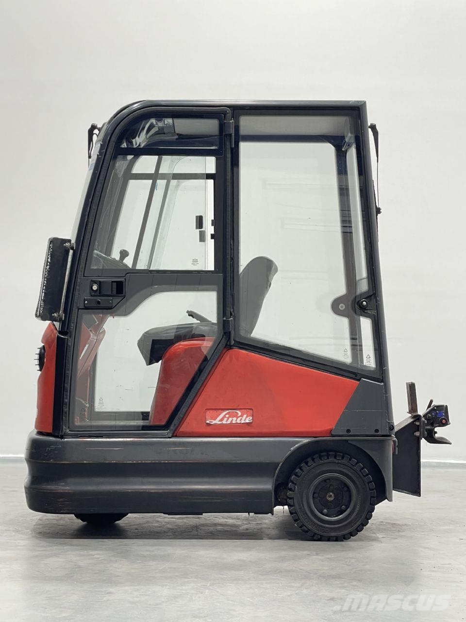 Linde P60-126 Vontatótargonca
