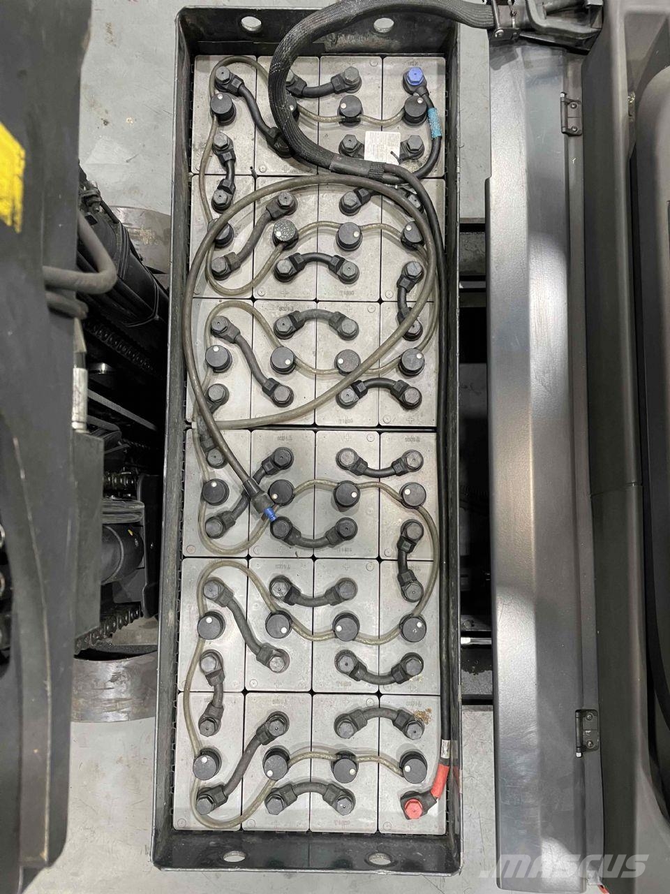 Linde R20-01-1120 Reachtruck