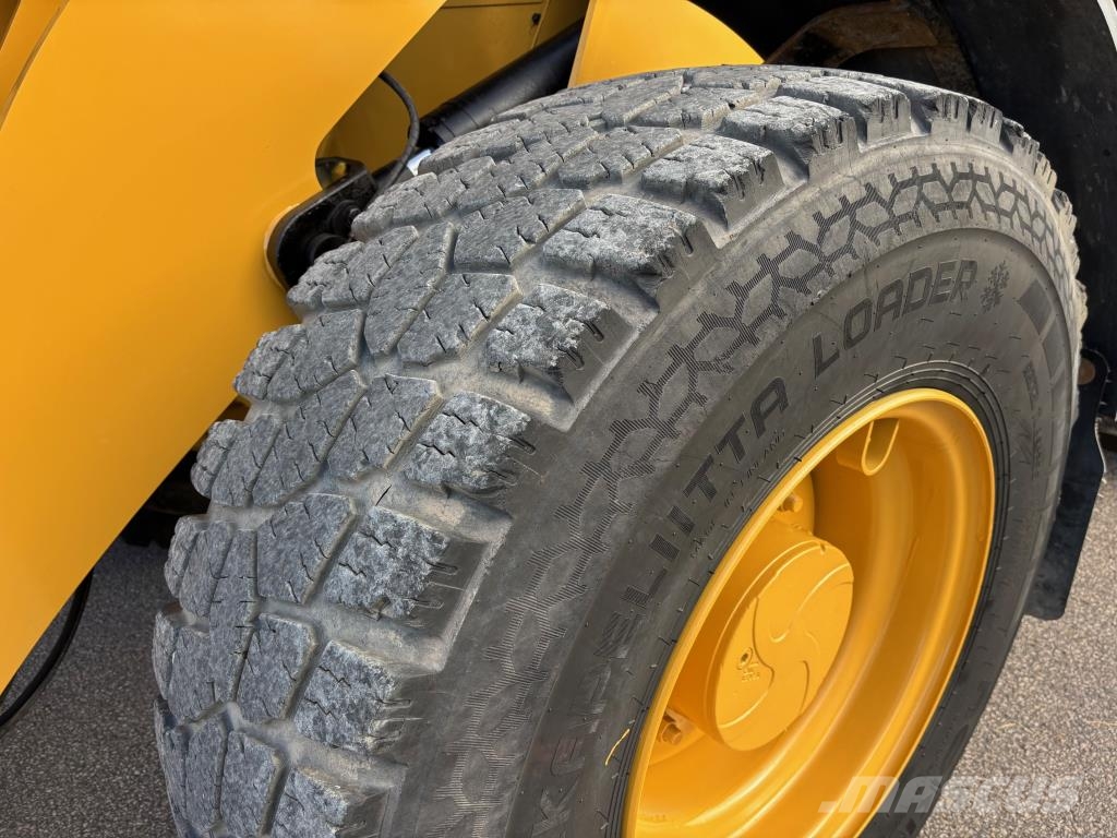 CAT 914K + VOLVO PIKALIITIN + LISÄHYDRAULIIKKA + RASVA Kolesni nakladalci