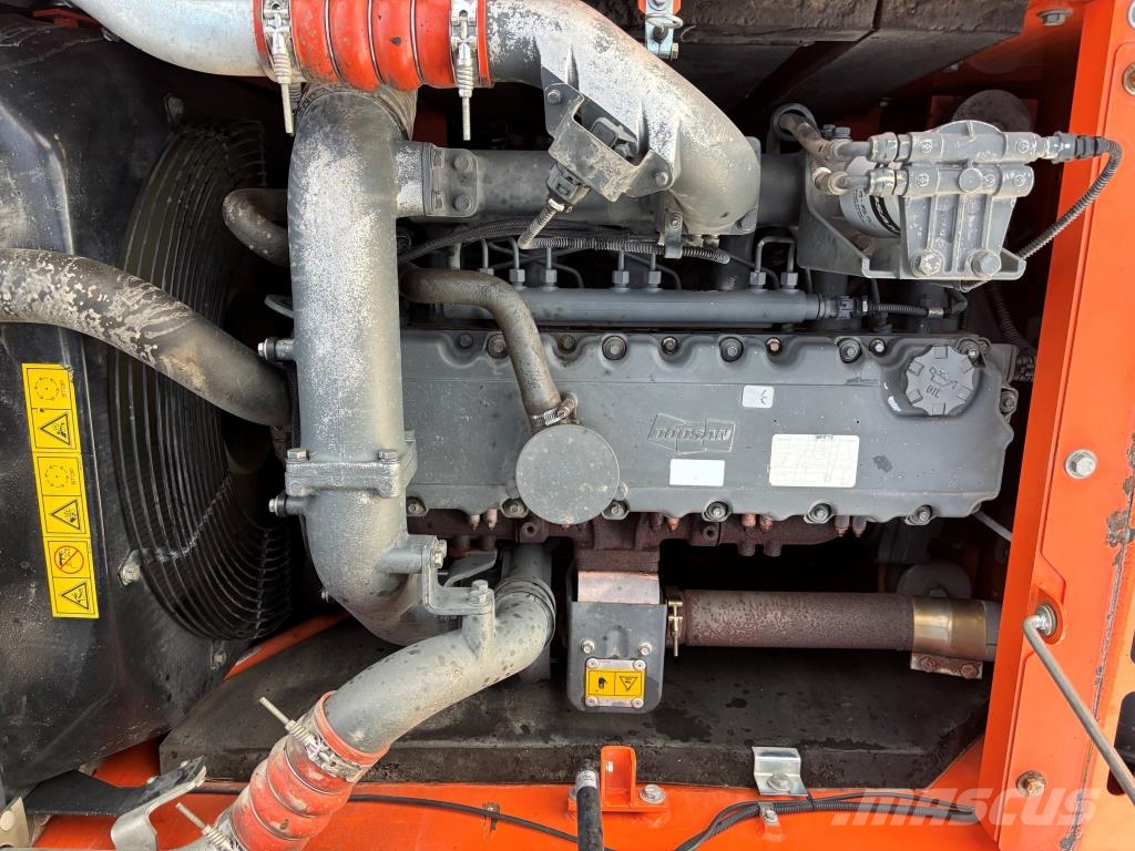 Doosan DX225LC + 800MM TELAT + LÄMMITIN + PROBO EC226 -20 Kāpurķēžu ekskavatori