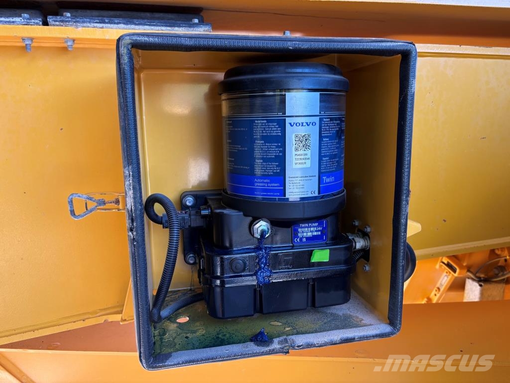 Volvo A60H + KOROKKEET + PERÄLAUTA + RASVARI + LAVALÄMPÖ Camiones articulados