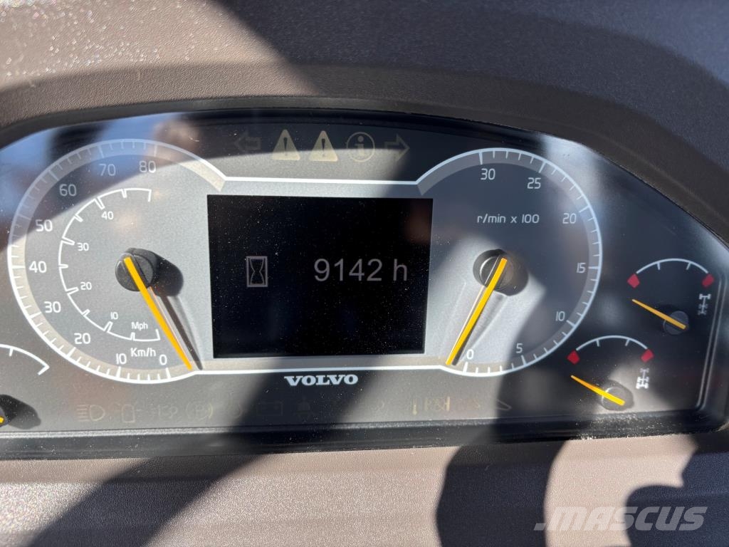 Volvo A60H + KOROKKEET + PERÄLAUTA + RASVARI + LAVALÄMPÖ Camiones articulados