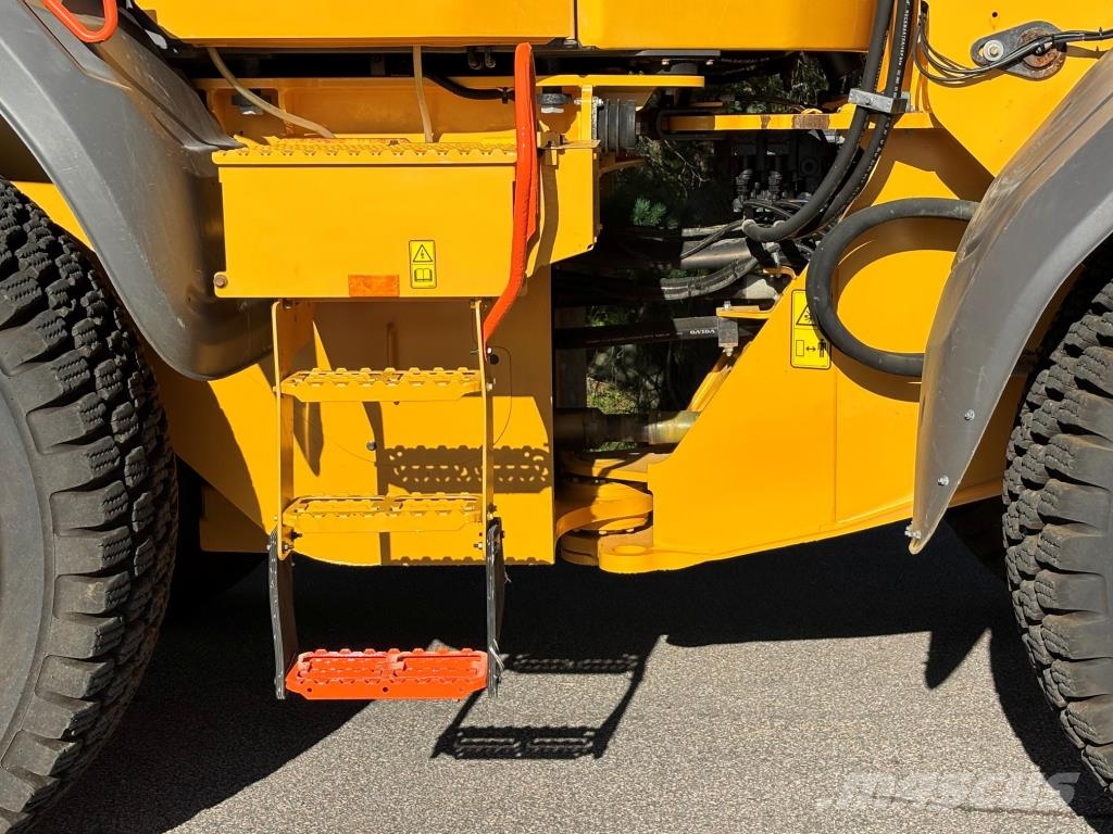 Volvo L110H + PIKALIITIN + KAHDET LISÄHYDRAULIIKAT + BSS Cargadoras sobre ruedas
