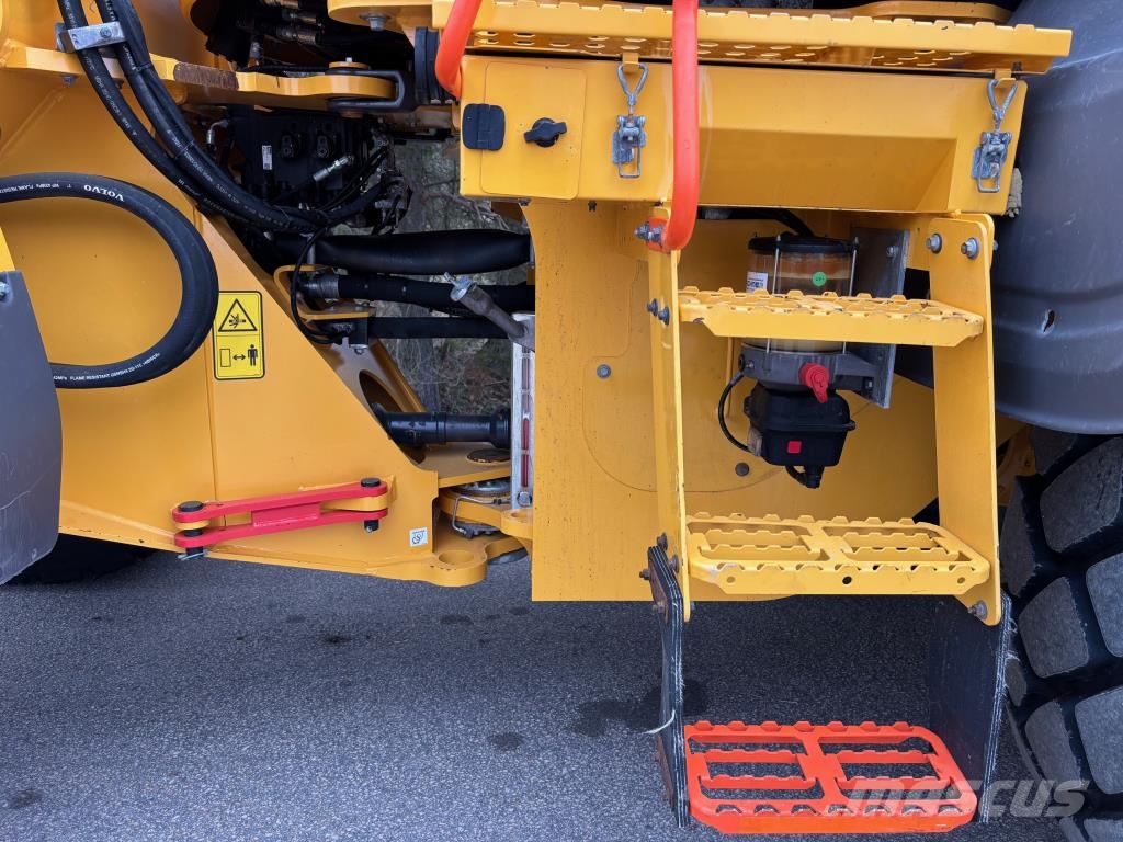 Volvo L110H + PIKALIITIN + KAHDET LISÄHYDRAULIIKAT + BSS لوادر بعجل
