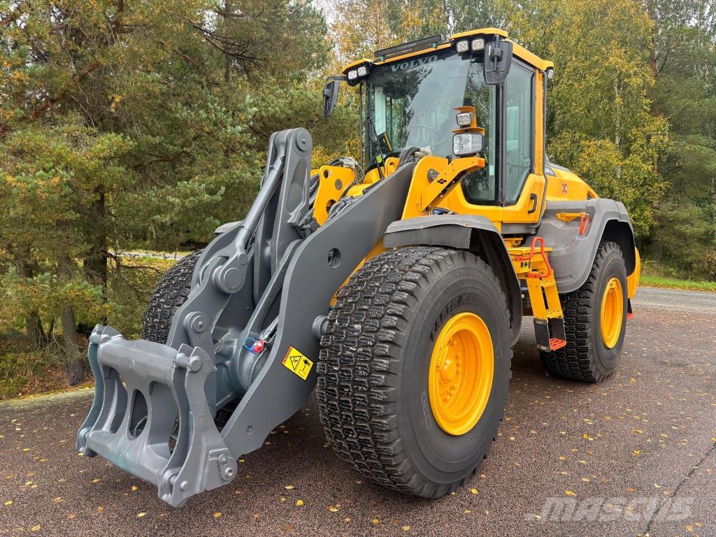 Volvo L110H + PIKALIITIN + KAHDET LISÄHYDRAULIIKAT + BSS Cargadoras sobre ruedas