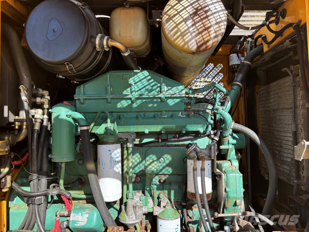 Volvo L120D + PIKALIITIN + LISÄHYDRAULIIKKA + BSS + ILMA Iekrāvēji uz riteņiem