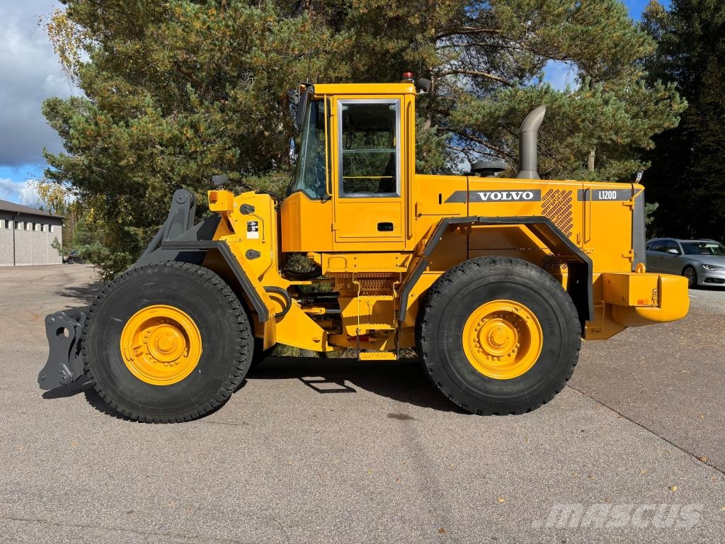 Volvo L120D + PIKALIITIN + LISÄHYDRAULIIKKA + BSS + ILMA Iekrāvēji uz riteņiem