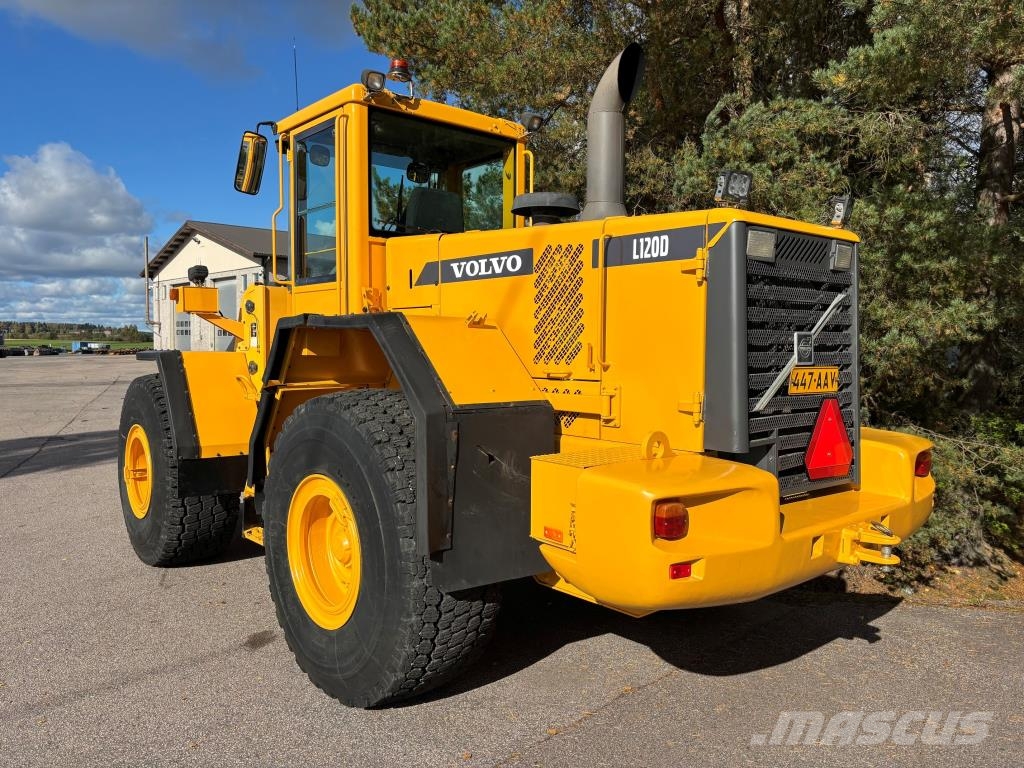 Volvo L120D + PIKALIITIN + LISÄHYDRAULIIKKA + BSS + ILMA Iekrāvēji uz riteņiem