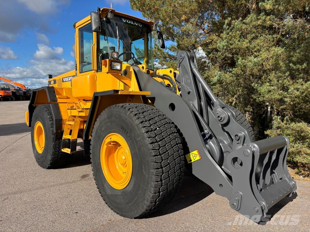 Volvo L120D + PIKALIITIN + LISÄHYDRAULIIKKA + BSS + ILMA Iekrāvēji uz riteņiem