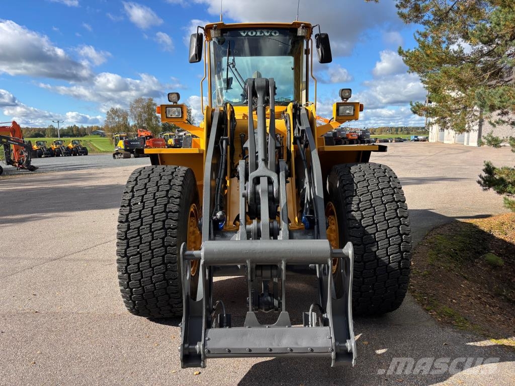 Volvo L120D + PIKALIITIN + LISÄHYDRAULIIKKA + BSS + ILMA Iekrāvēji uz riteņiem