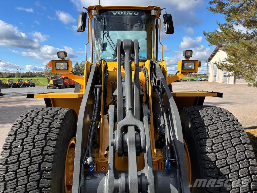 Volvo L120D + PIKALIITIN + LISÄHYDRAULIIKKA + BSS + ILMA Iekrāvēji uz riteņiem