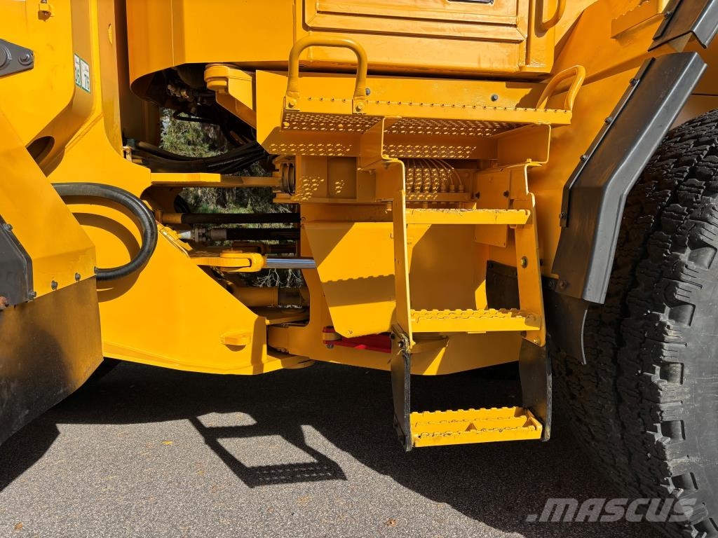 Volvo L120D + PIKALIITIN + LISÄHYDRAULIIKKA + BSS + ILMA Iekrāvēji uz riteņiem