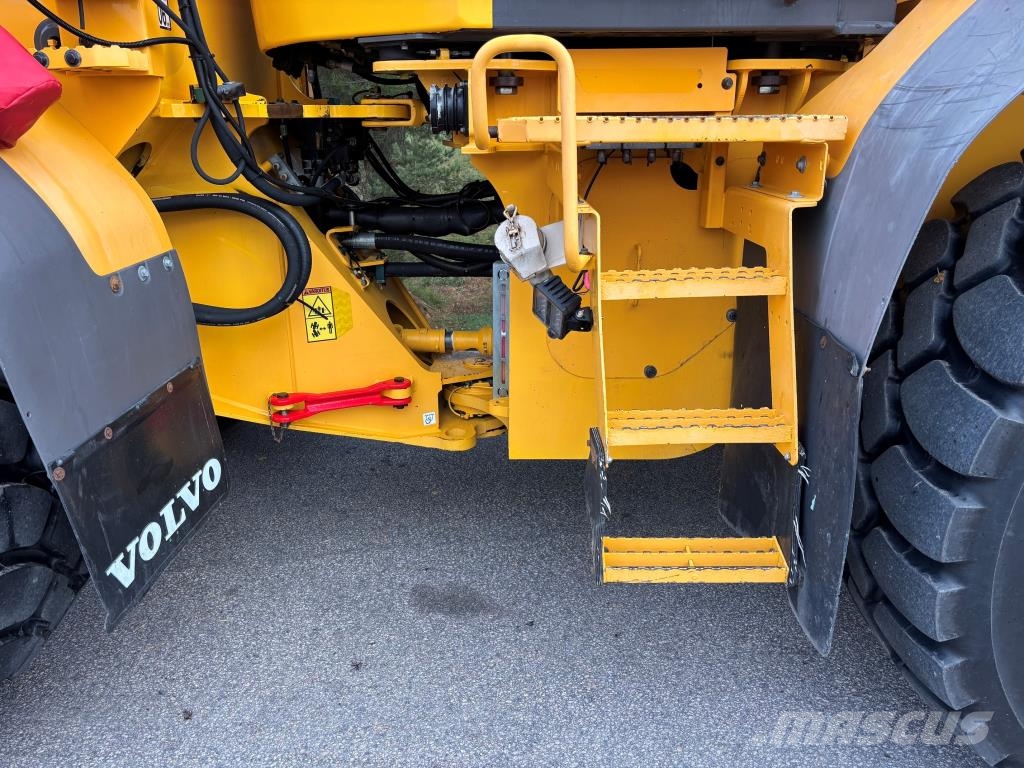 Volvo L120F + PIKALIITIN + LISÄHYDRAULIIKKA + BSS + RASV Chargeuse sur pneus