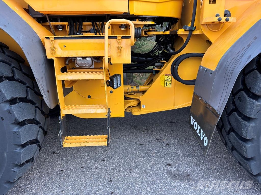 Volvo L120F + PIKALIITIN + LISÄHYDRAULIIKKA + BSS + RASV Chargeuse sur pneus