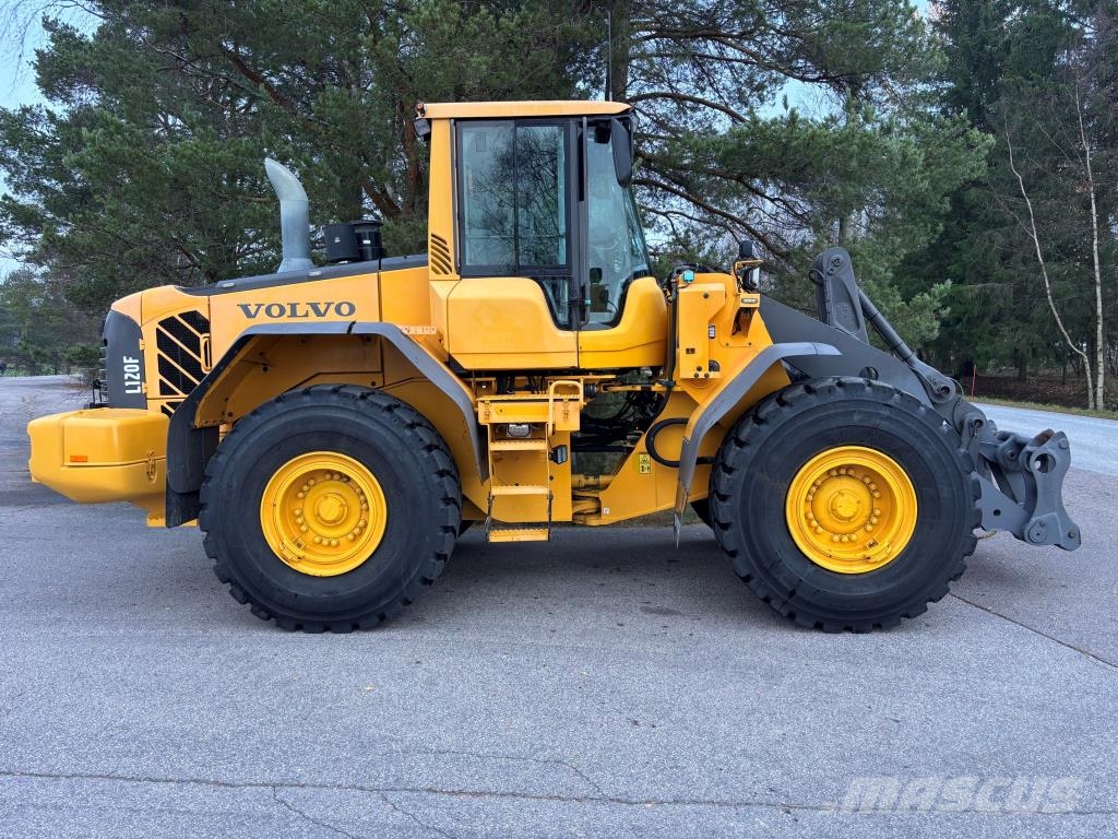 Volvo L120F + PIKALIITIN + LISÄHYDRAULIIKKA + BSS + RASV Chargeuse sur pneus